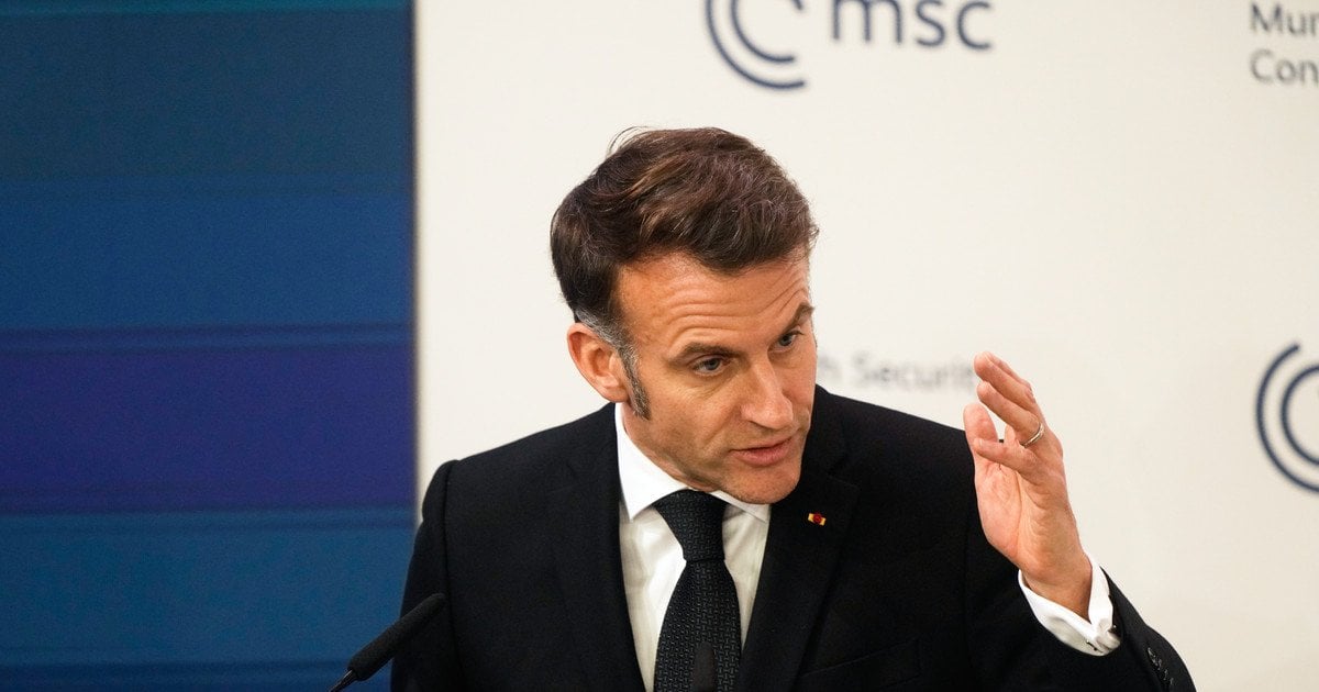 Макрон направив авіаносець "Шарль де Голль" до Середземного моря: Франція посилює захист союзників