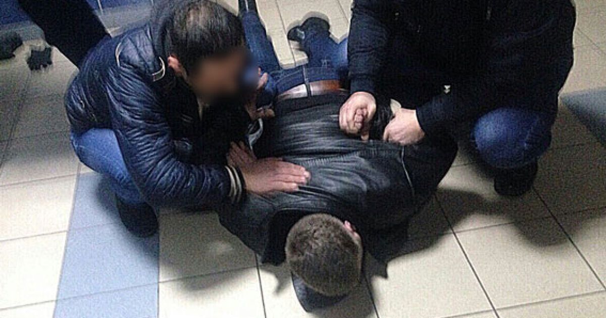 Взяточник получил 1,2 млн гривен.