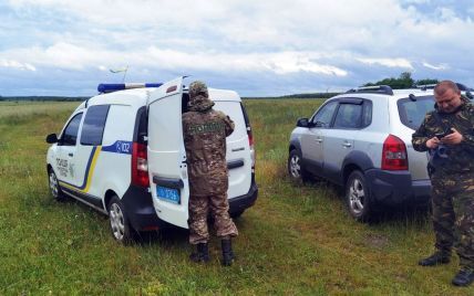 Під Дніпром в лісі знайшли тіло жінки з 17 ножовими пораненнями