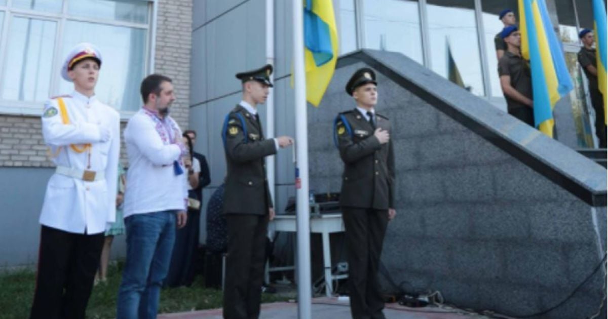 Україна єдина: у Сєвєродонецьку прапор України підняли представники Луганської та Львівської областей