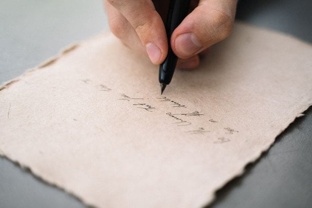 12 серпня в Україні і світі святкують Всесвітній день каліграфії / © pexels.com