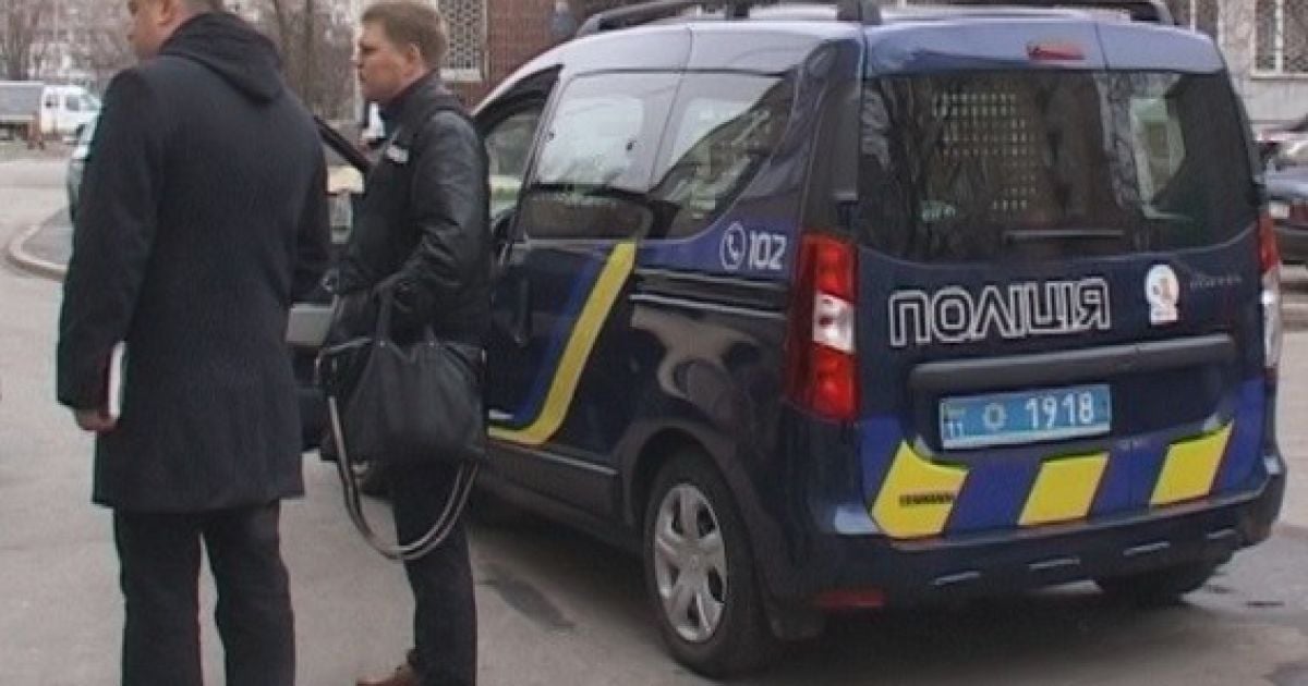 з багатоповерхівки викинули тяжкохворого чоловіка_1 / © ГУ НП у м. Києві