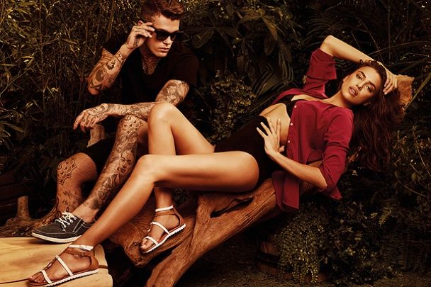 Ирина Шейк в рекламе обувной марки XTI / © 