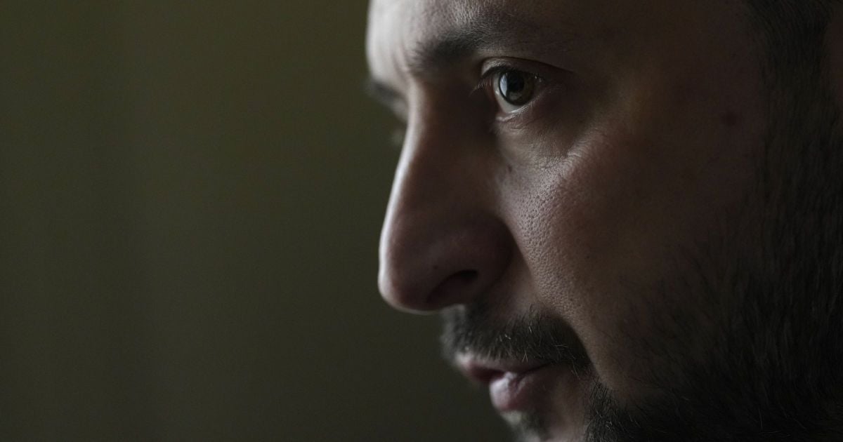 Риск проиграть войну, важность Бахмута и ядерные угрозы Путина: главное из интервью Зеленского для AP