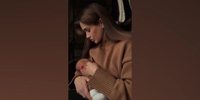 Саша Бо поделилась видео со своей крошечной дочерью