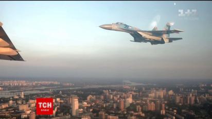 Пролет авиации над Крещатиком во время парада ко Дню Независимости