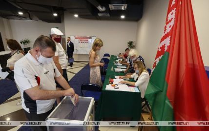 Рекордна явка, військова техніка у Мінську та затримання активіста на дільниці: як відбуваються вибори в Білорусі