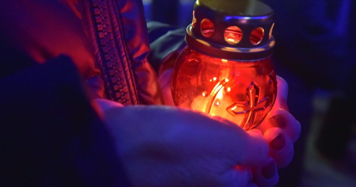 В столице молились за героев Небесной Сотни: на месте расстрелов принесли паски и писанки