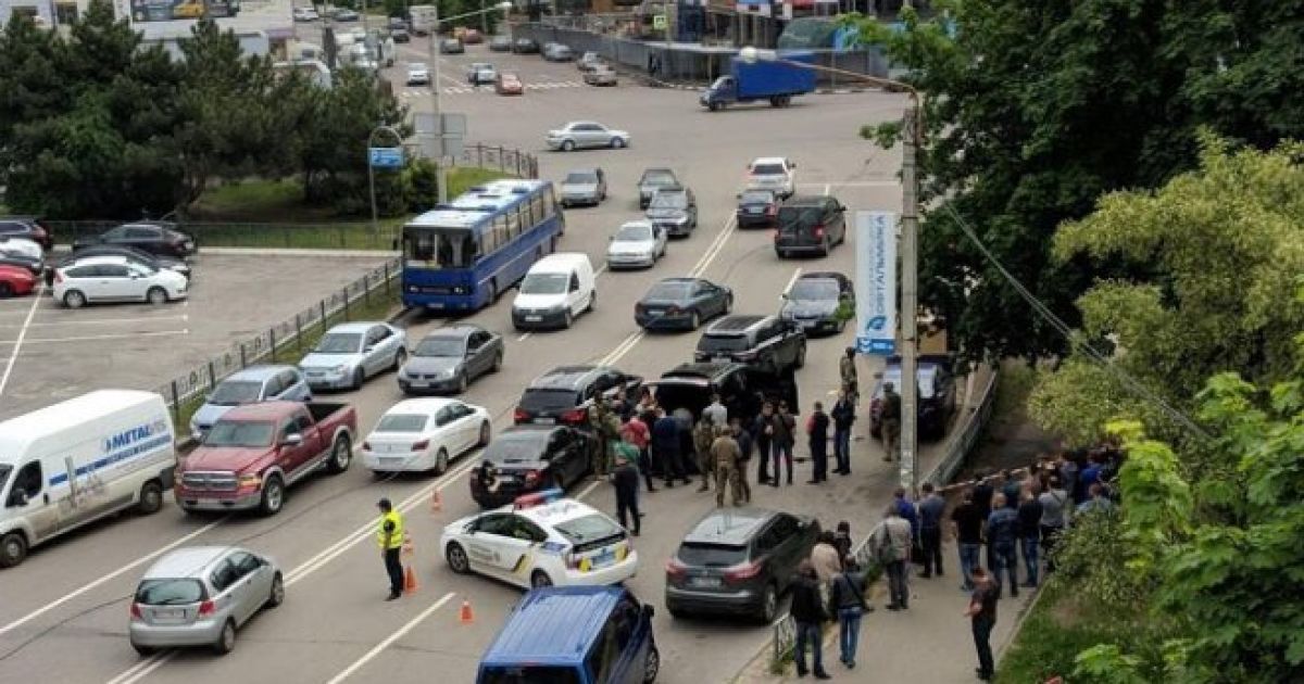В центре Харькова силовики задержали "криминального авторитета" с арсеналом оружия - СМИ
