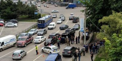 В центре Харькова силовики задержали "криминального авторитета" с арсеналом оружия - СМИ