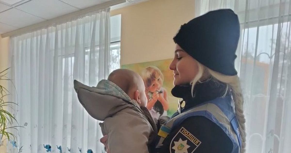 У Києві через антисанітарію з родини вилучили трьох голодних дітей