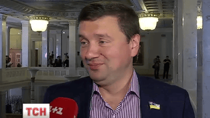 У День блондинки депутати висловили свою думку про білявок