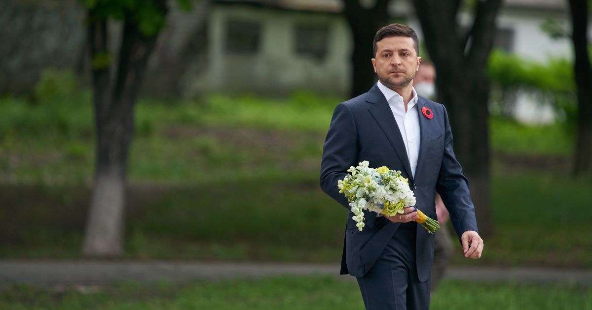 Зеленський ушанував пам'ять загиблих у Другій світовій війні на українсько-російському кордоні