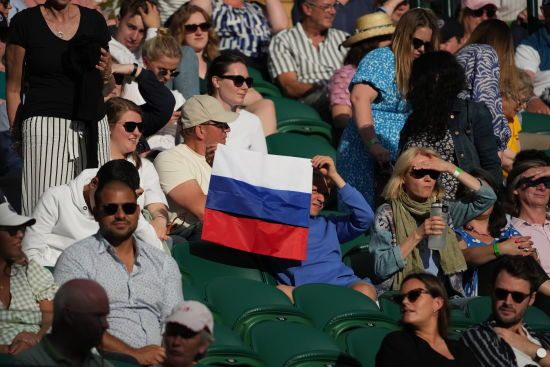 "Чим би дитя не тішилося": в Росії відреагували на те, що Україна запроваджує з РФ візовий режим