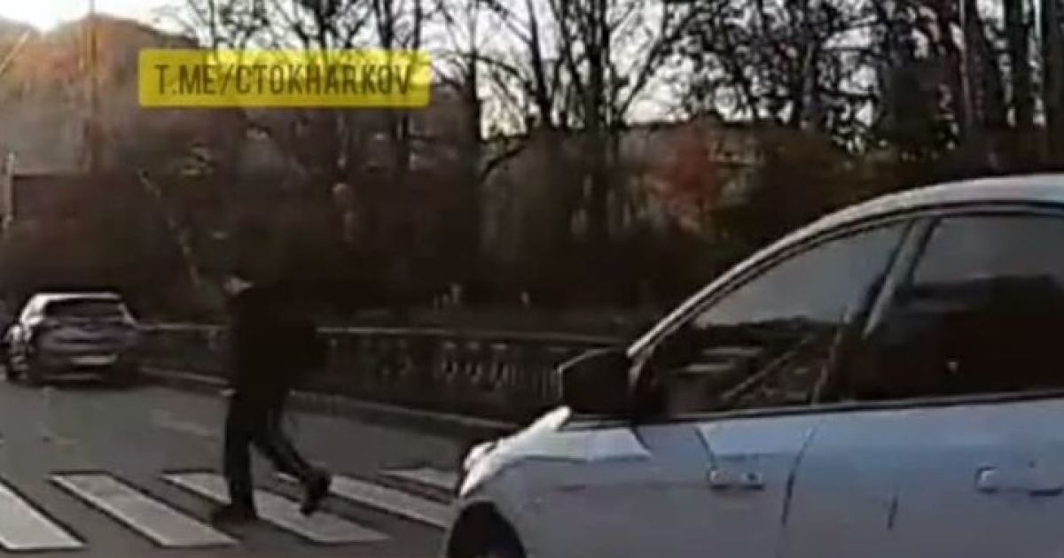 Водитель не пытался тормозить: в Харькове бизнесмены-активисты помогут мальчику, которого сбили на "зебре" (видео)