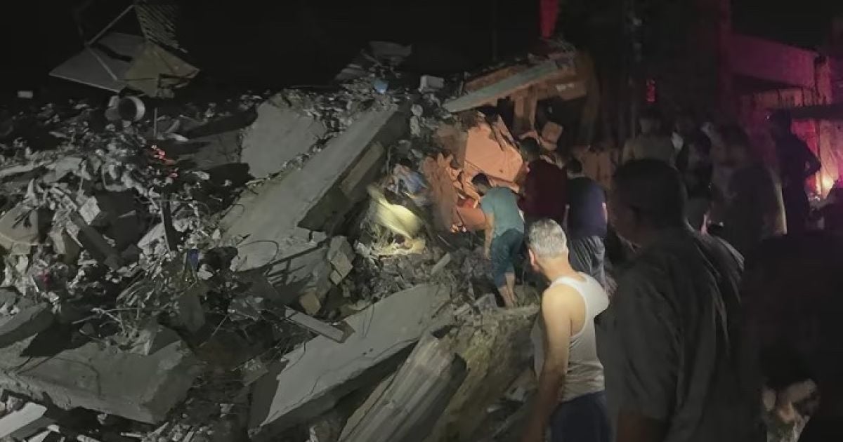 Люди скрылись в церковном кампусе, когда раздался взрыв