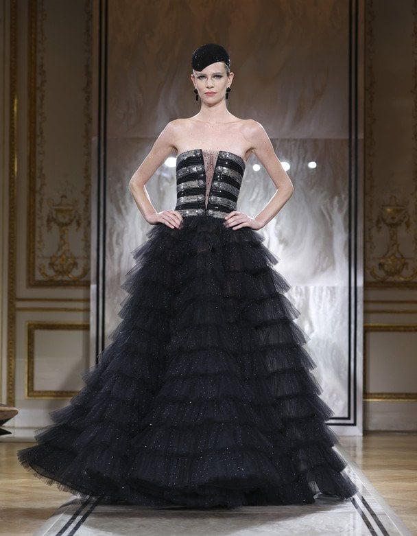 Показ Giorgio Armani Prive осень-зима 2025-2026 / © Associated Press