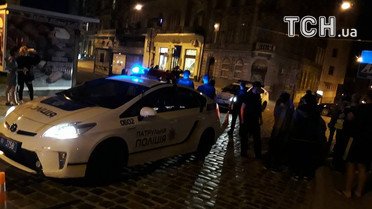 патрульні збили дівчину_2 / © Варта1