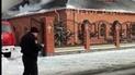 Під Дніпром спалахнула церква: люди рятують з вогню ікони (відео)