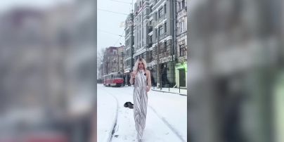 Монро на каблуках прогулялась по снежному Подолу