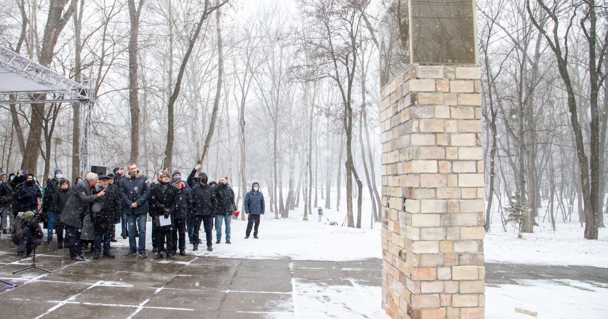 Виталий Кличко и Мемориал Холокоста "Бабий Яр" открыли инсталляцию к годовщине Куреневской трагедии