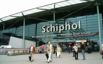 В Амстердамі частково евакуювали аеропорт через загрозу безпеці