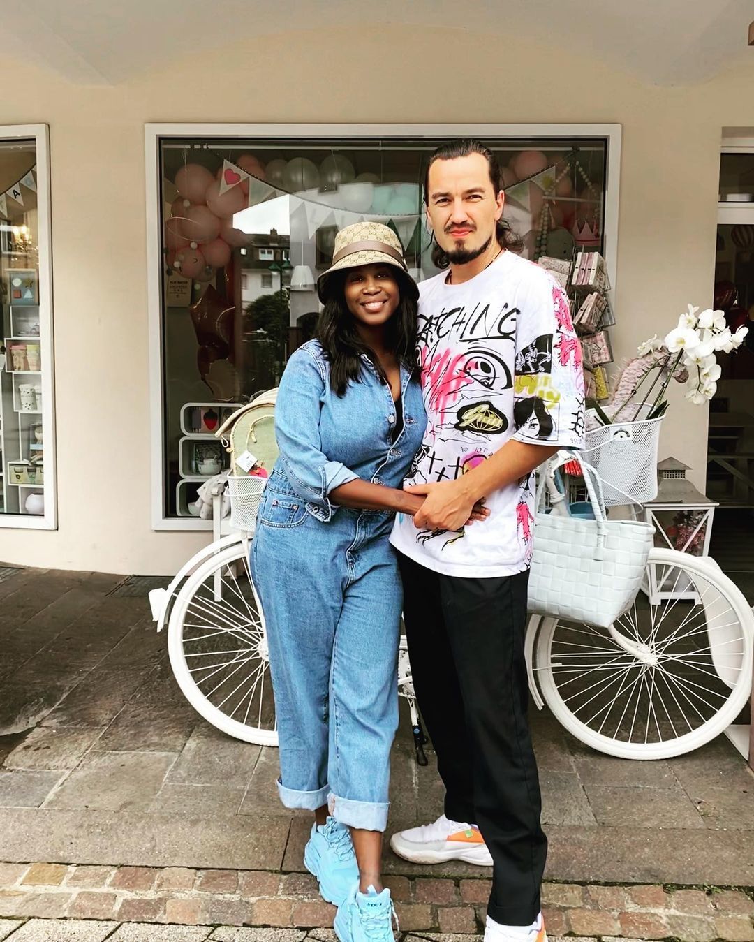 Моці Мабусе з чоловіком / © instagram.com/motsim