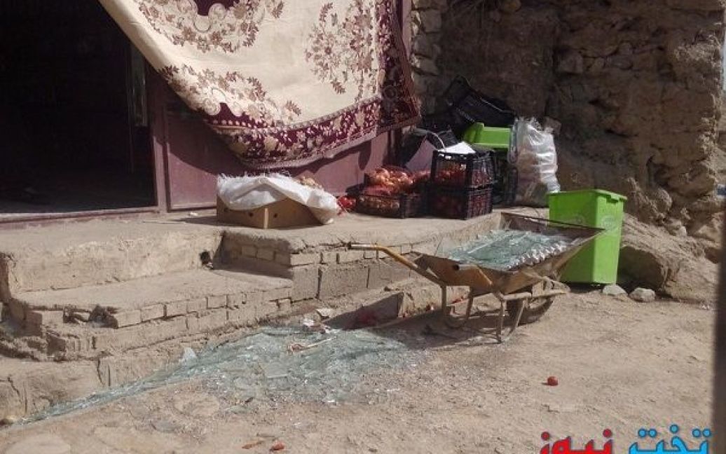 Последствия взрыва "неизвестного объъекта" в селе возле иранского города Текаб. / © tnews.ir
