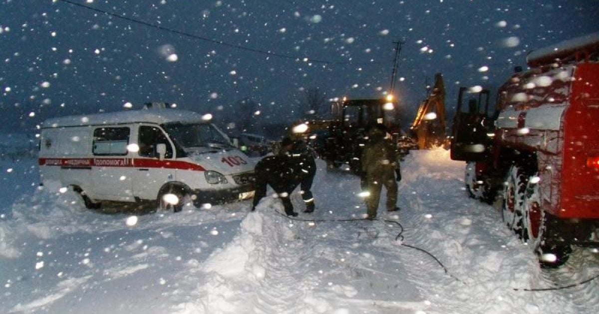 В Украине более полутысячи населенных пунктов остались без света из-за непогоды