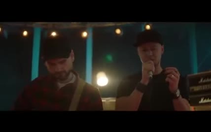 Гурт "Бумбокс" представив "здвоєний" кліп одразу на дві протилежно різні пісні
