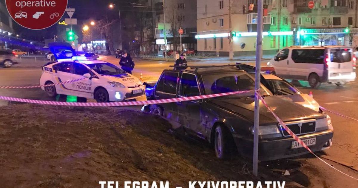 ДТП Київ підліток і патрульні_2 / © Facebook/Киев Оперативный