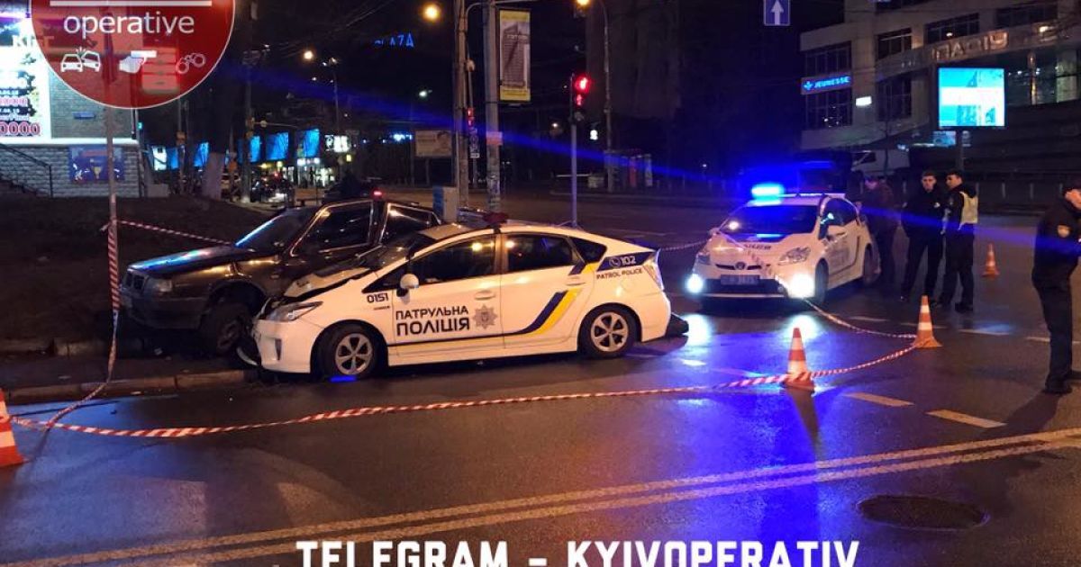 ДТП Київ підліток і патрульні_3 / © Facebook/Киев Оперативный