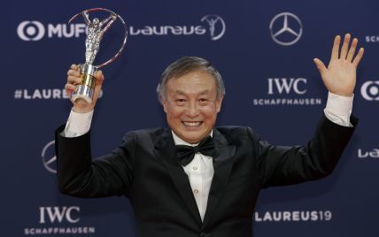 "Спортивний момент року". Laureus нагородив 70-річного безногого китайця, який підкорив Еверест