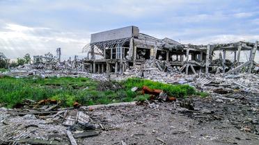 У Мережі оприлюднили моторошні фото знищеного Луганського аеропорту / © drive2.ru