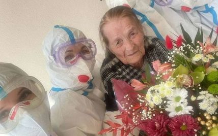 Впервые в жизни попала на больничную койку: в Черновцах 100-летняя женщина победила коронавирус