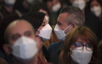 В Іспанії майже сім десятків медпрацівників заразилися коронавірусом після новорічної вечірки