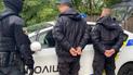 Такса — от 300 до 500 долларов США: двое копов задержаны за систематическое вымогательство взяток с водителей (фото)