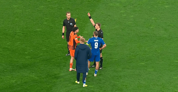 Алаа Грам отримав червону картку після матчу з "Лехом" / скриншот трансляції MEGOGO