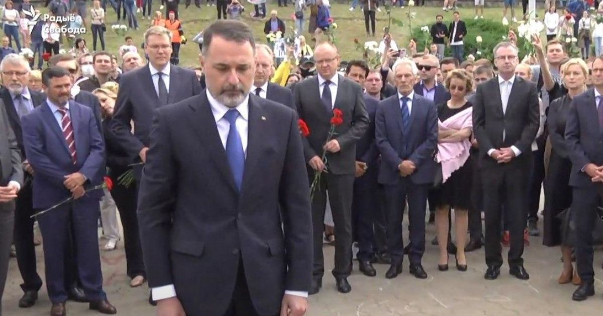 У Мінську на місце загибелі протестувальника покласти квіти прийшли іноземні дипломати