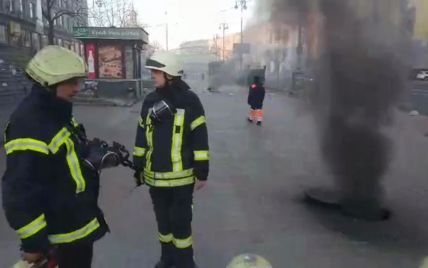 У центрі Києва на Хрещатику загорілися підземні комунікації