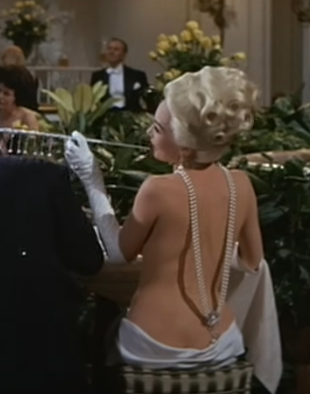 Акторка Ширлі Маклейн у фільмі 1964 року "Що за шлях!" / фото: скриншот з відео