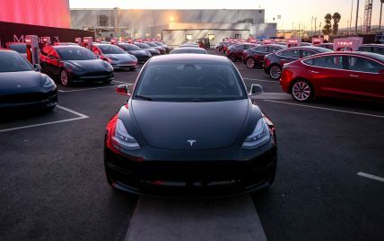 Tesla веде переговори про будівництво заводу у Європі