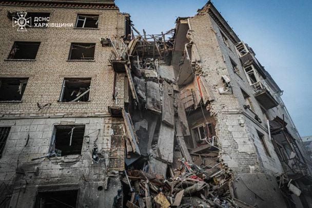 Удар КАБ по будинку в Харкові: рятувальні роботи завершено (фото)