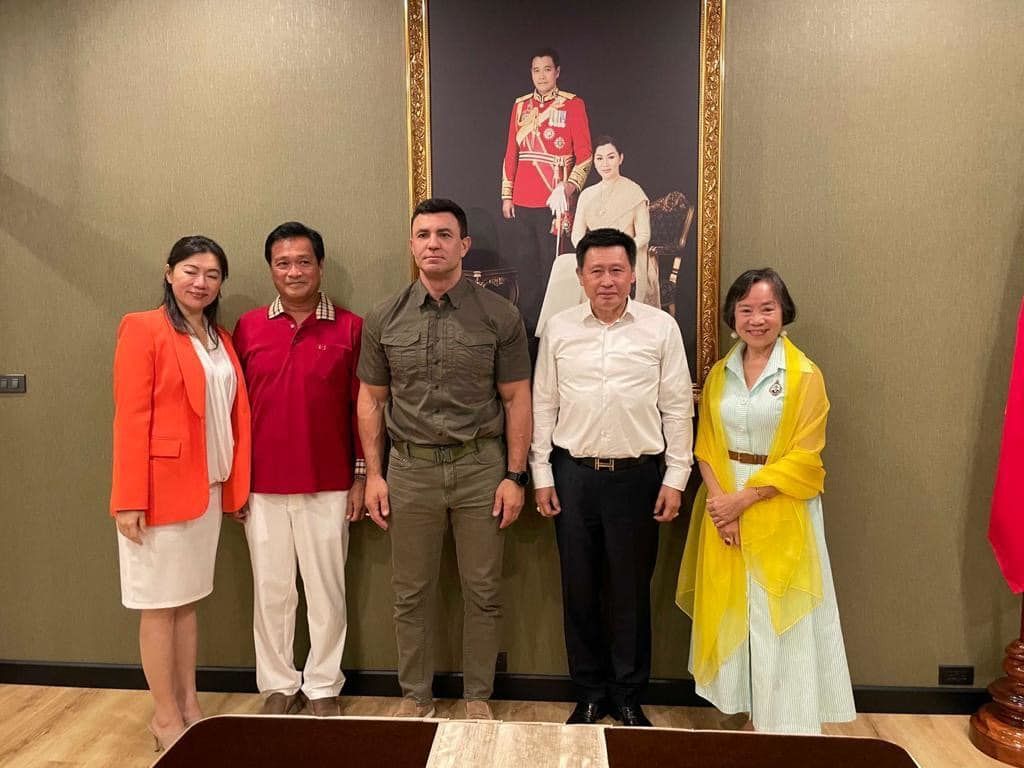 Нардеп Микола Тищенко в Таїланді / © Facebook/Михайло Ткач