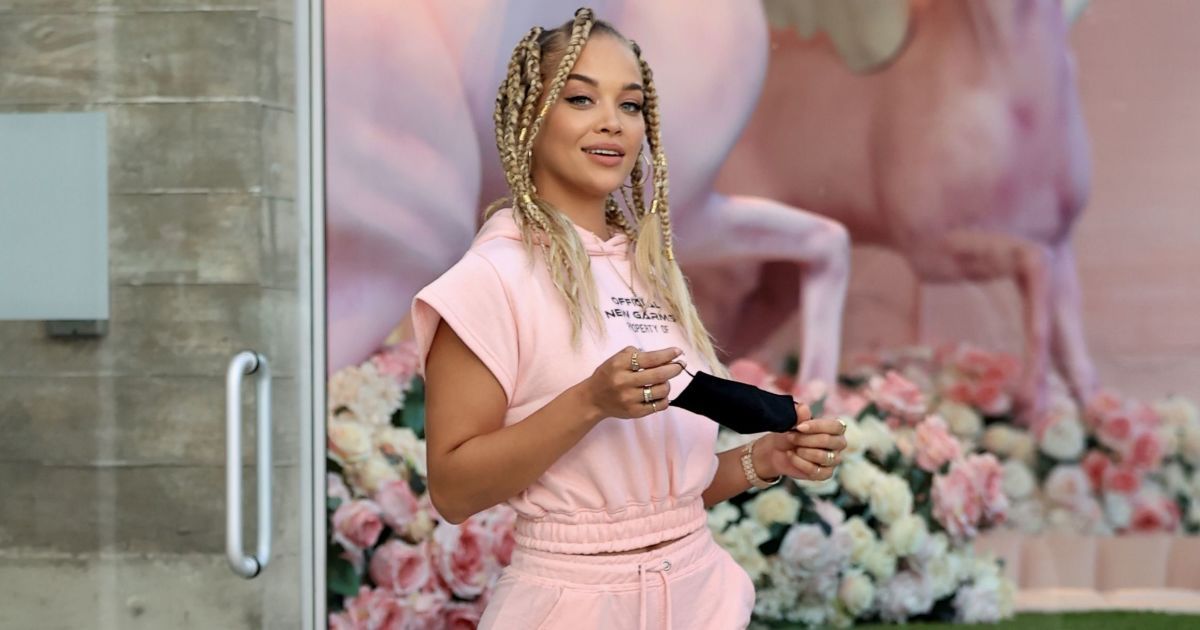 Жасмін Сандерс