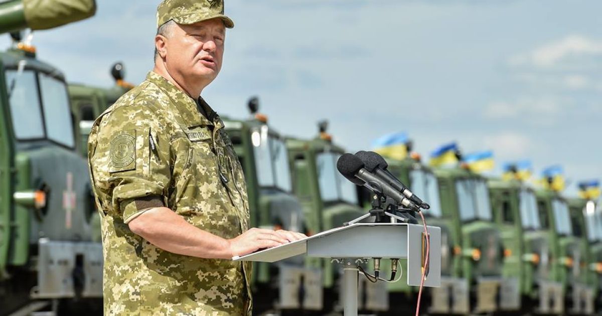 Порошенко отметил, что морские пехотинцы продемонстрировали высокий уровень подготовки.