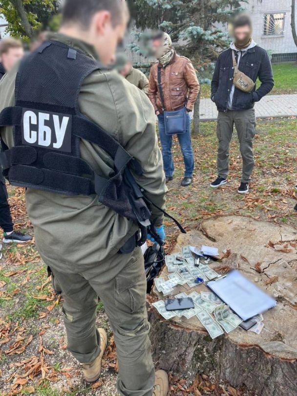 Затримання на хабарі працівника Міноборони / © Офіс генерального прокурора