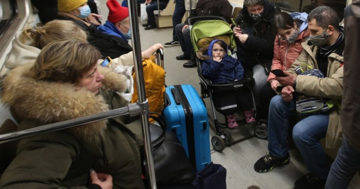 Метро у Києві продовжує працювати у режимі перевезень, орієнтовний інтервал руху - 40 хвилин