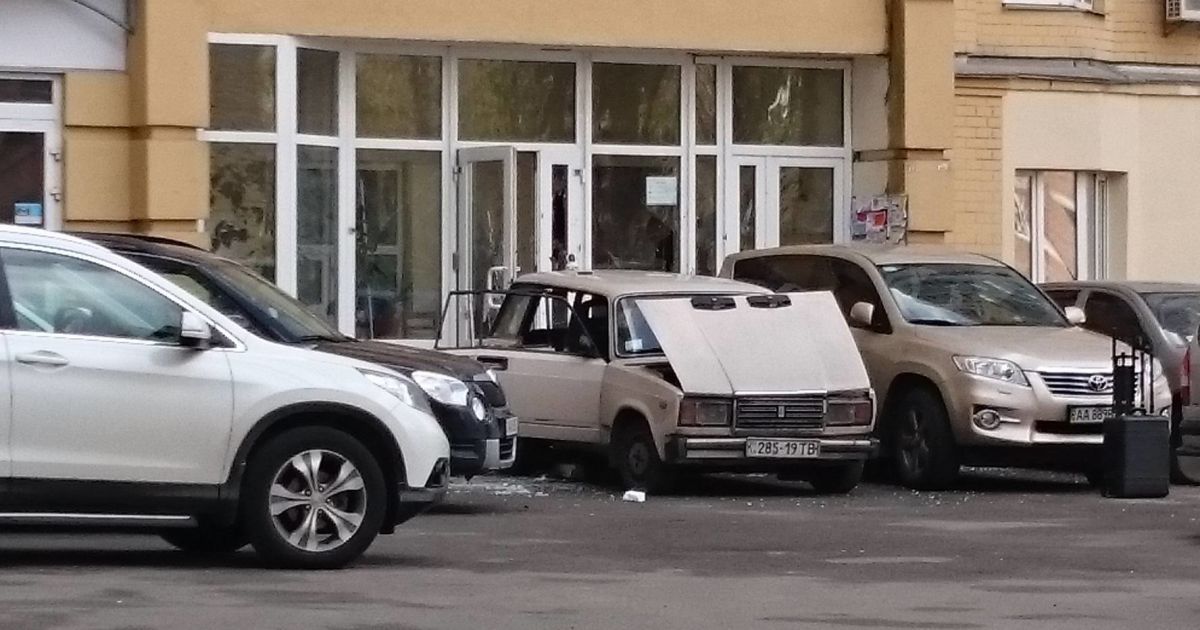 Вибух машини Київ, Краснова, Академмістечко_4 / © Фото Ивана Воробьева/ТСН