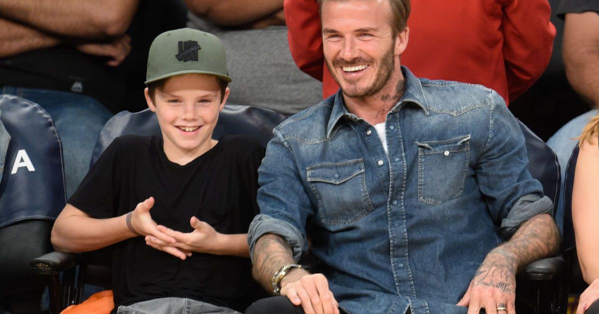 Сын Бекхэмов запел